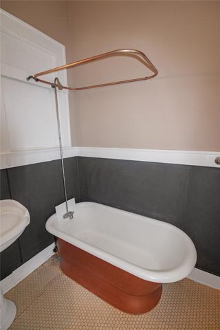 1902 Church St 7, Galveston, TX 77550