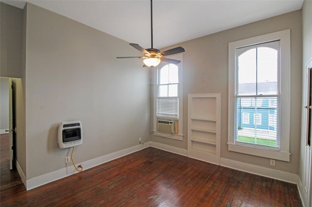 1902 Church St 7, Galveston, TX 77550