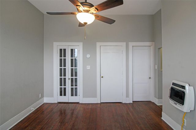 1902 Church St 7, Galveston, TX 77550