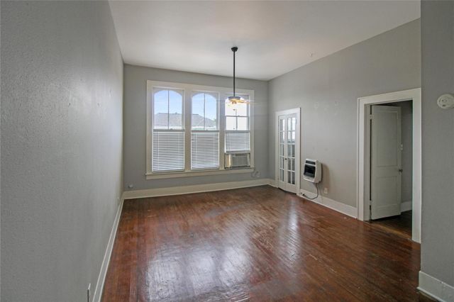 1902 Church St 7, Galveston, TX 77550