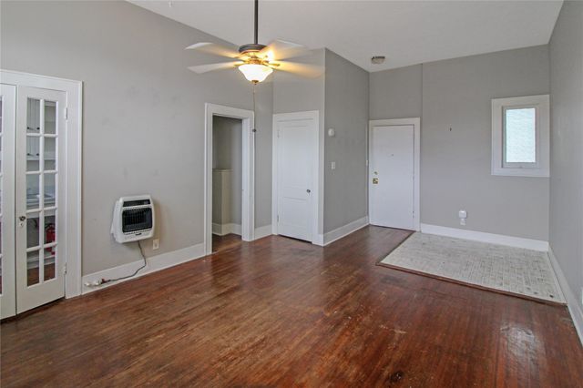 1902 Church St 7, Galveston, TX 77550