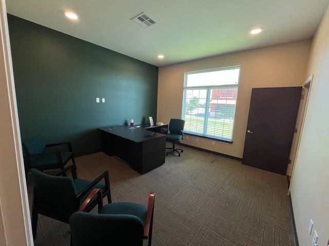 128 S Cockrell Hill Road, Desoto, TX 75115