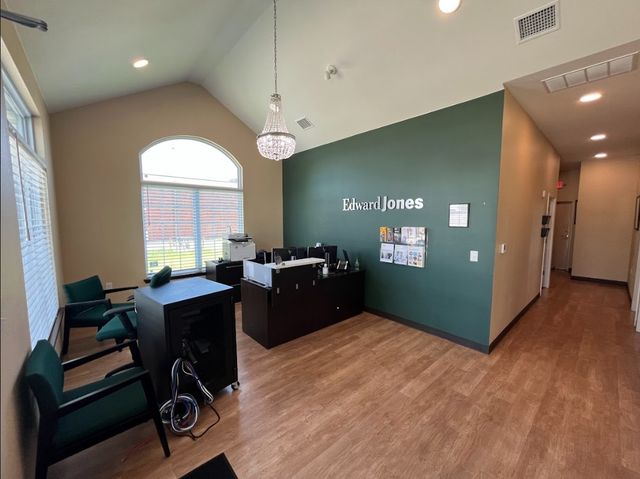 128 S Cockrell Hill Road, Desoto, TX 75115