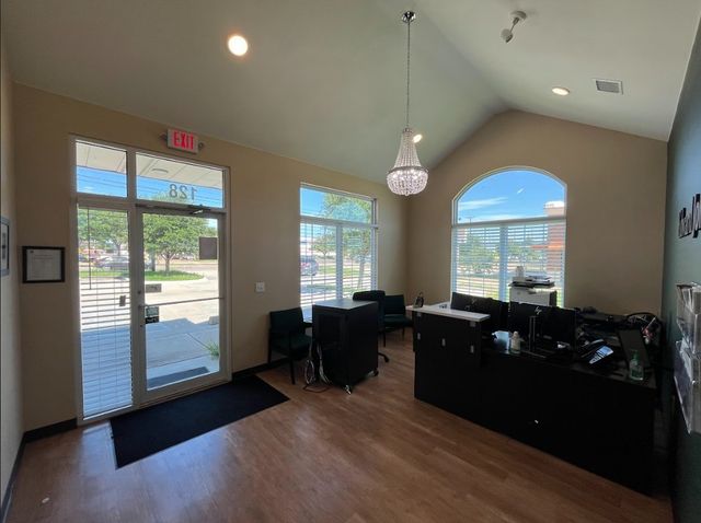 128 S Cockrell Hill Road, Desoto, TX 75115