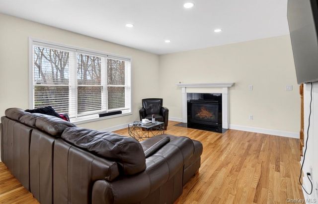 6 Chelsea Court, Other, NY 12182