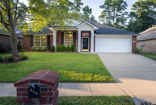 629 Winding Brook Ln, Tyler, TX 75703