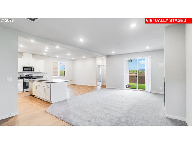 1070 Legacy Ln, Eugene, OR 97402