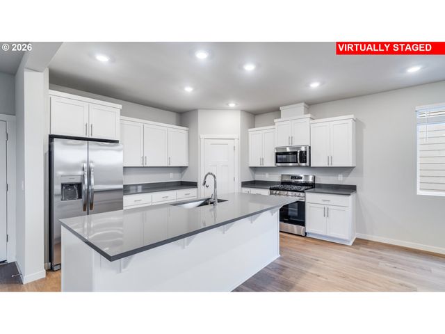 1070 Legacy Ln, Eugene, OR 97402