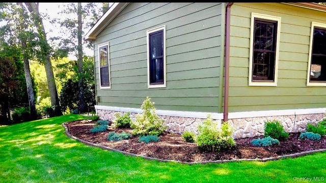 1661 OLD COUNTRY Road 476, Riverhead, NY 11901