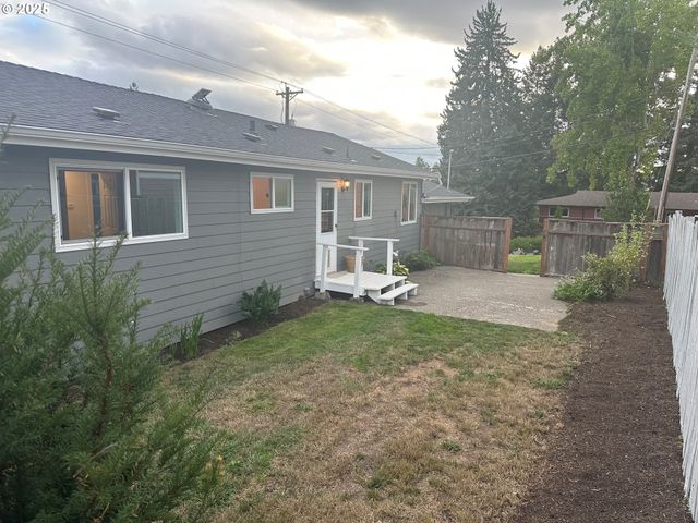 23484 Sw Pine St, Sherwood, OR 97140