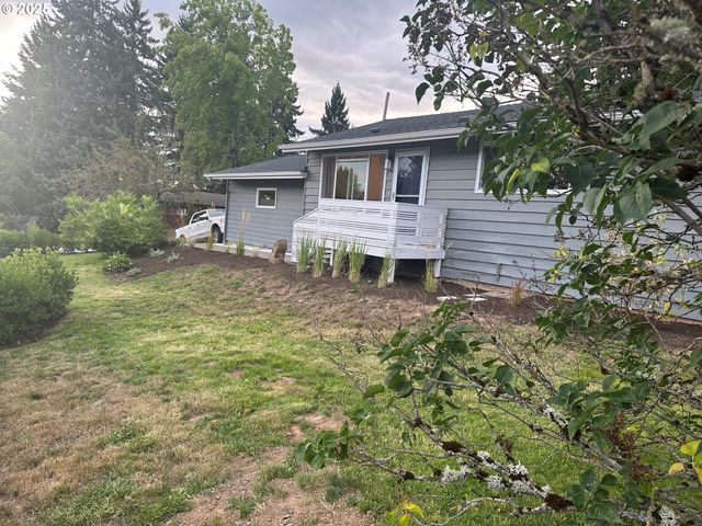 23484 Sw Pine St, Sherwood, OR 97140