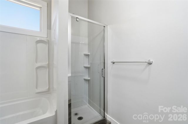 9067 Mccray Farms Drive, Hickory, NC 28601