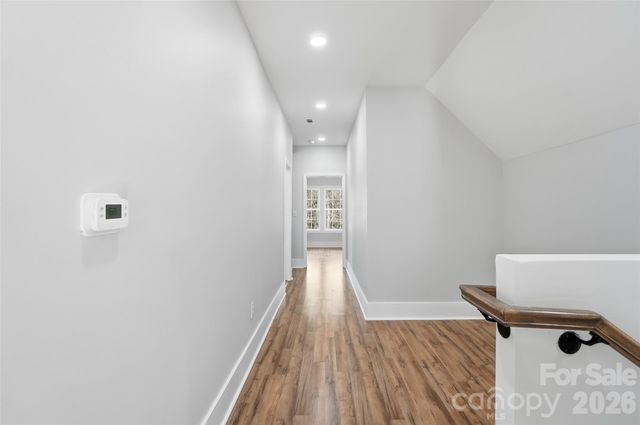 9067 Mccray Farms Drive, Hickory, NC 28601