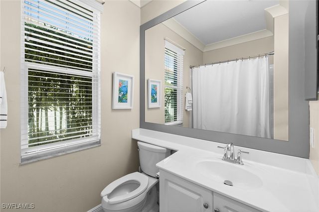 1869 Pondside LN, Naples, FL 34109