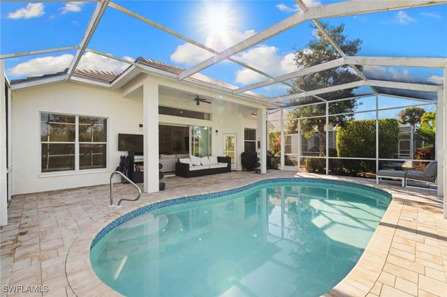 1869 Pondside LN, Naples, FL 34109