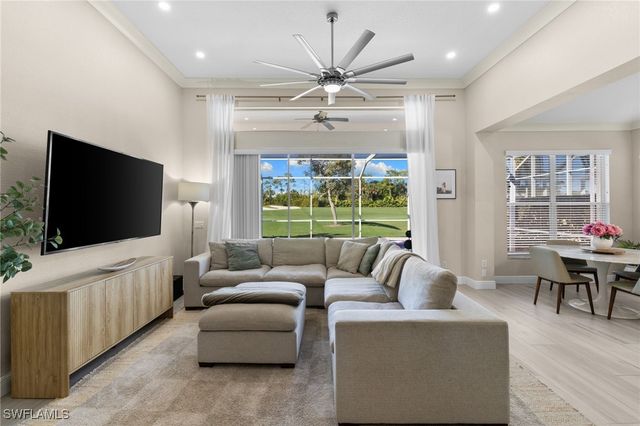 1869 Pondside LN, Naples, FL 34109