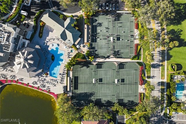 1869 Pondside LN, Naples, FL 34109