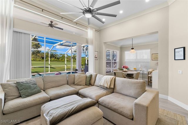 1869 Pondside LN, Naples, FL 34109