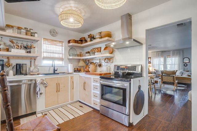 2712 Primrose Avenue, Fort Worth, TX 76111