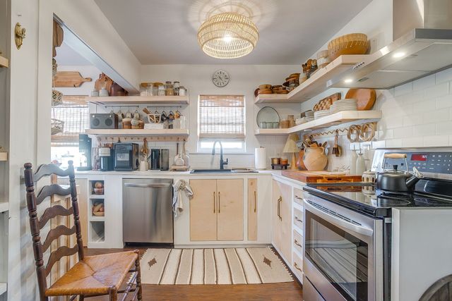 2712 Primrose Avenue, Fort Worth, TX 76111