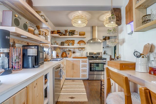 2712 Primrose Avenue, Fort Worth, TX 76111