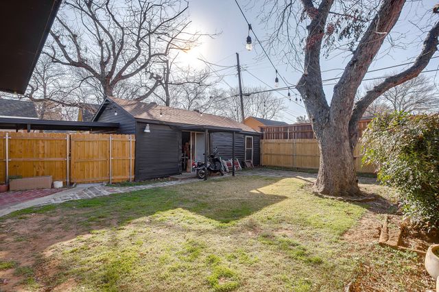2712 Primrose Avenue, Fort Worth, TX 76111