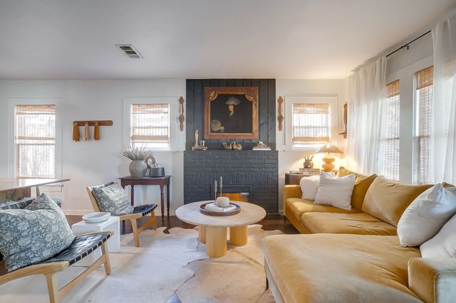 2712 Primrose Avenue, Fort Worth, TX 76111