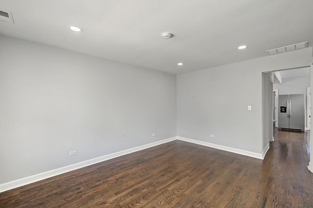 13029 S Houston Avenue, Chicago, IL 60633