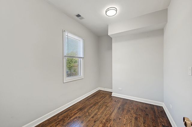 13029 S Houston Avenue, Chicago, IL 60633