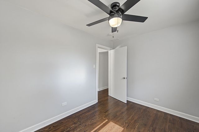 13029 S Houston Avenue, Chicago, IL 60633