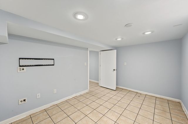 13029 S Houston Avenue, Chicago, IL 60633