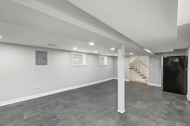 13029 S Houston Avenue, Chicago, IL 60633