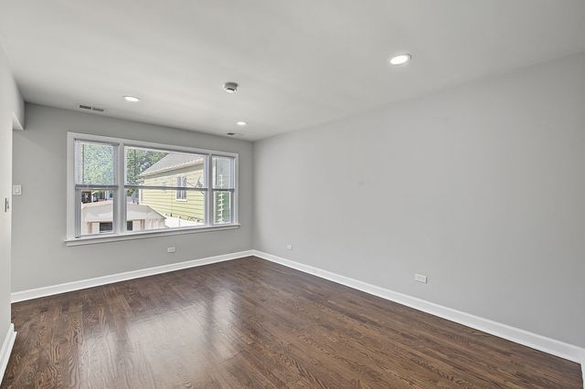 13029 S Houston Avenue, Chicago, IL 60633