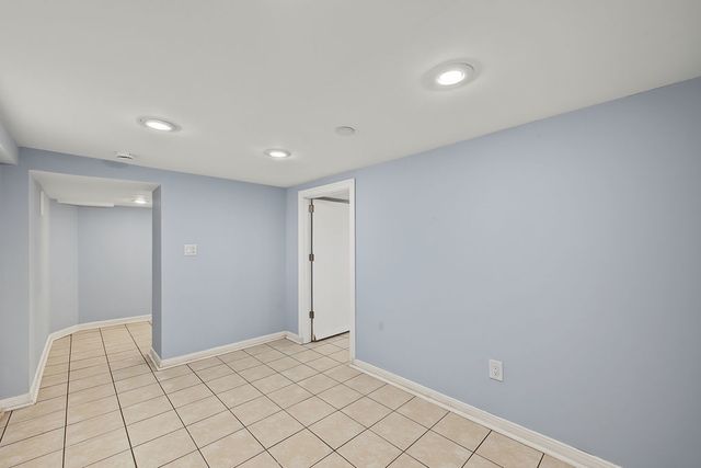 13029 S Houston Avenue, Chicago, IL 60633