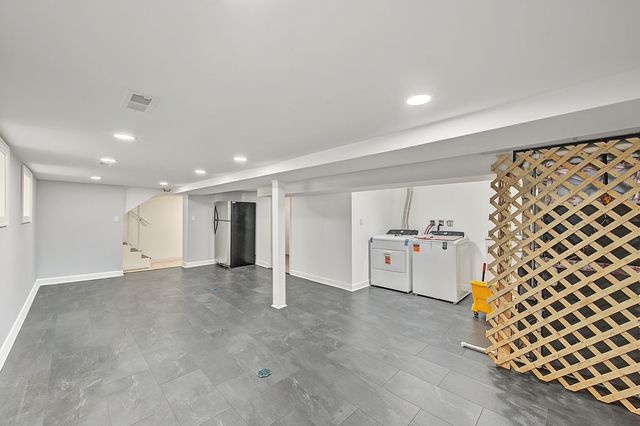 13029 S Houston Avenue, Chicago, IL 60633