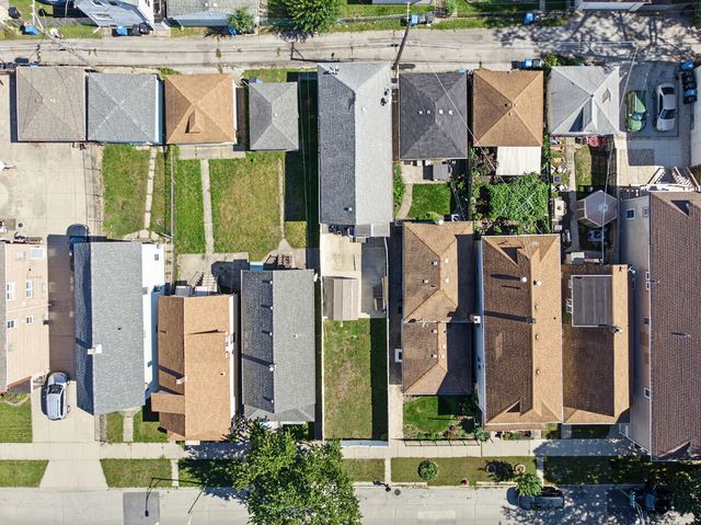13029 S Houston Avenue, Chicago, IL 60633