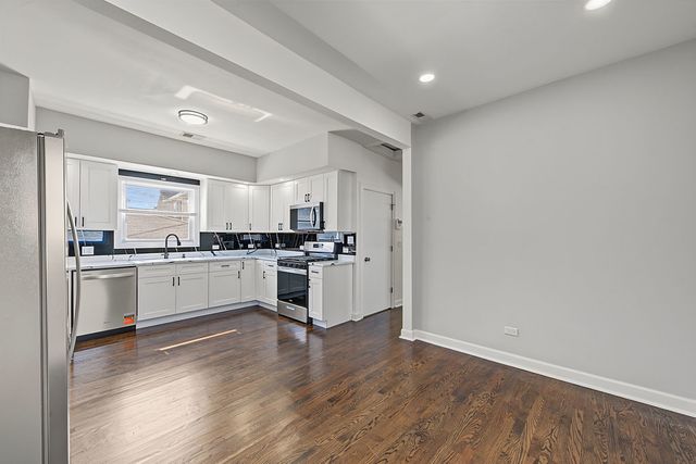 13029 S Houston Avenue, Chicago, IL 60633