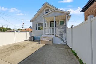 13029 S Houston Avenue, Chicago, IL 60633