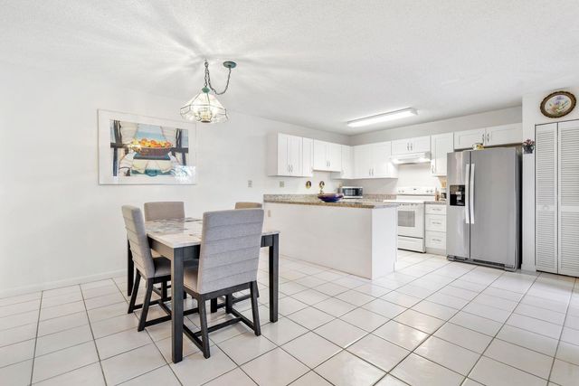 2171 SW 90th Avenue C-8, Davie, FL 33324