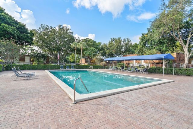 2171 SW 90th Avenue C-8, Davie, FL 33324