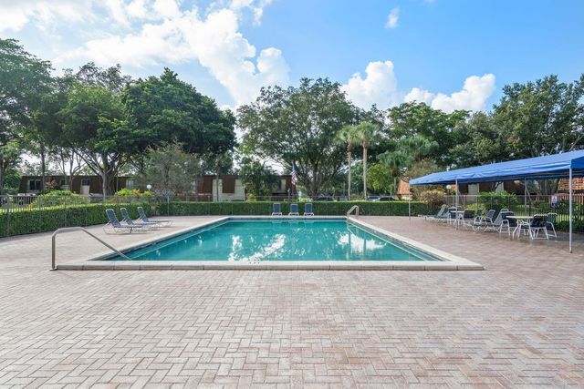 2171 SW 90th Avenue C-8, Davie, FL 33324