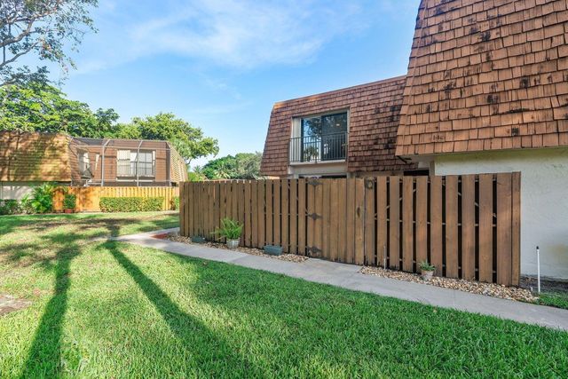 2171 SW 90th Avenue C-8, Davie, FL 33324