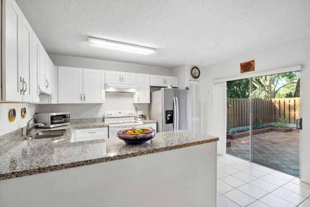 2171 SW 90th Avenue C-8, Davie, FL 33324