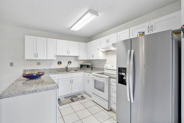 2171 SW 90th Avenue C-8, Davie, FL 33324