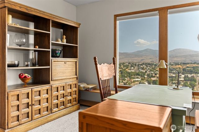 14 Dalton Road, Omak, WA 98841