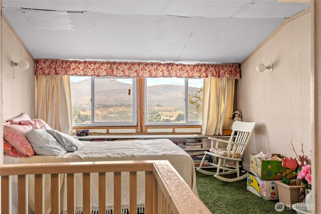 14 Dalton Road, Omak, WA 98841