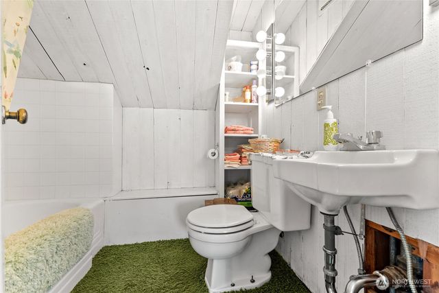 14 Dalton Road, Omak, WA 98841