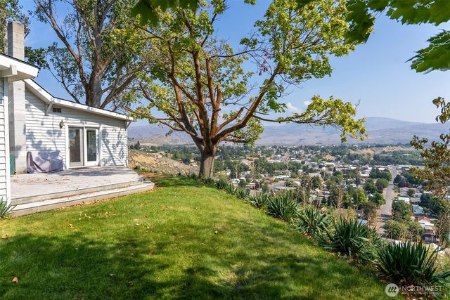 14 Dalton Road, Omak, WA 98841