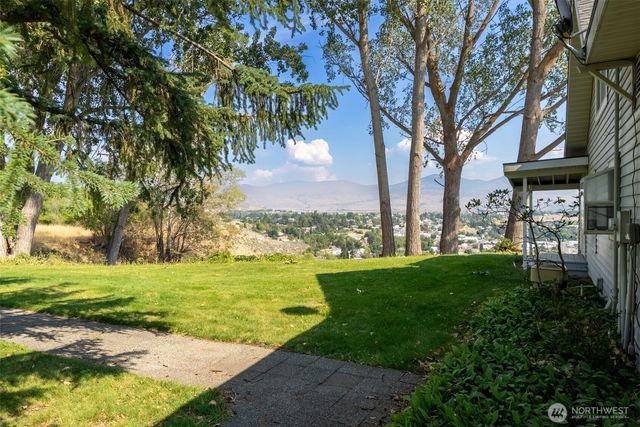 14 Dalton Road, Omak, WA 98841