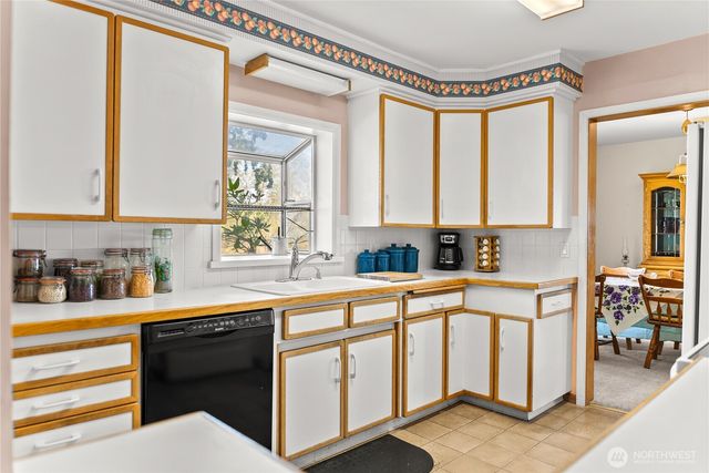 14 Dalton Road, Omak, WA 98841